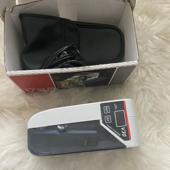 Portable Money Counter - Picture 2 of 7